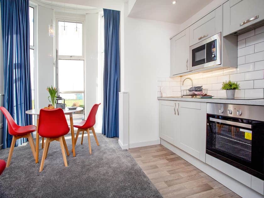 Kitchen | Mermaids View - Sunnybeach Holiday Apartments, Paignton