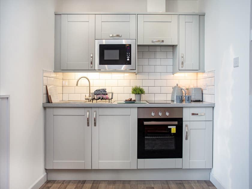 Kitchen | Mermaids View - Sunnybeach Holiday Apartments, Paignton