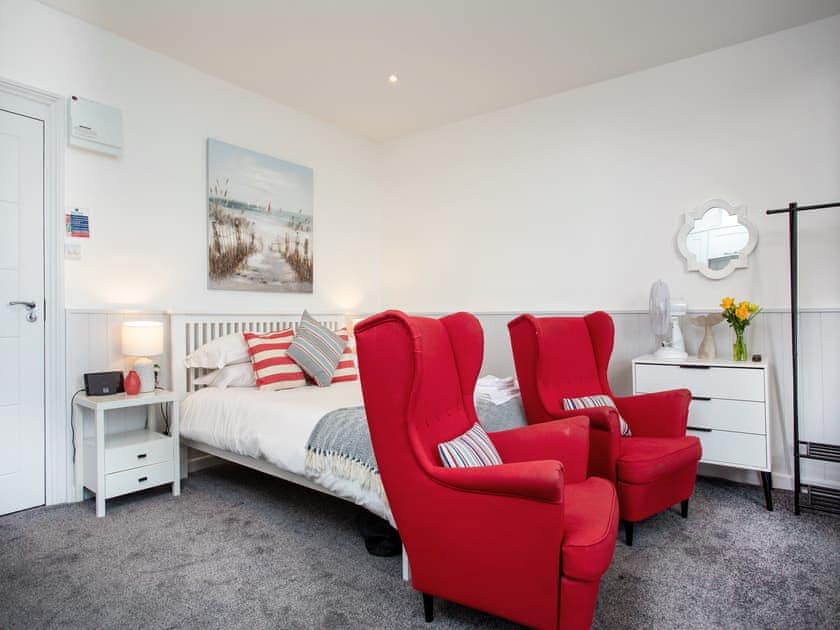 Bedroom | Mermaids View - Sunnybeach Holiday Apartments, Paignton