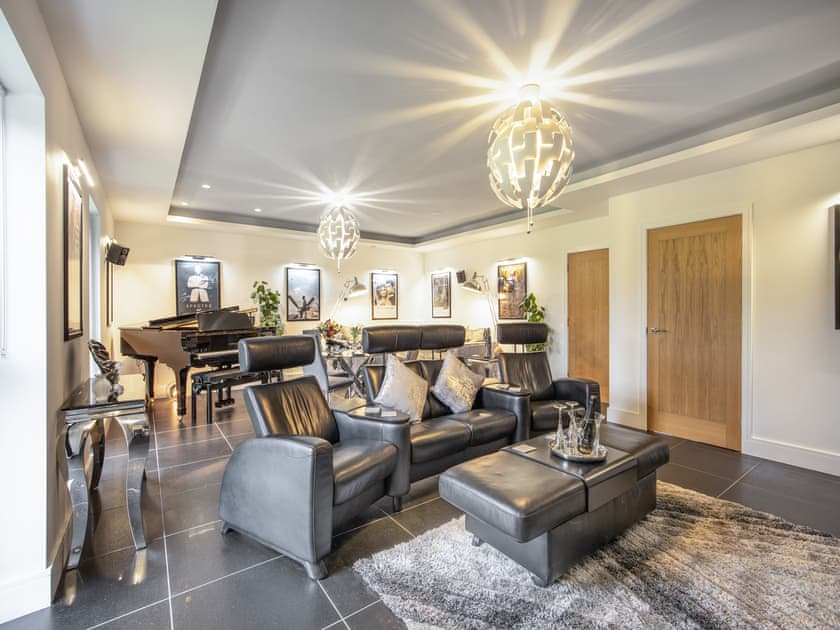Living room/dining room | The Paddocks Retreat, North Thoresby