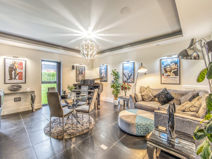 Living room/dining room | The Paddocks Retreat, North Thoresby