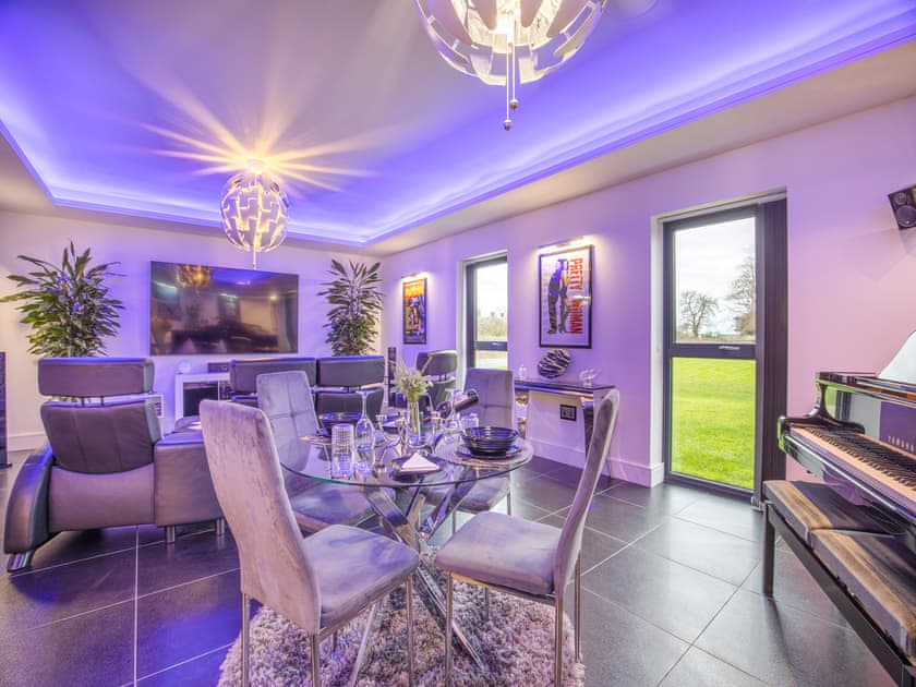 Living room/dining room | The Paddocks Retreat, North Thoresby