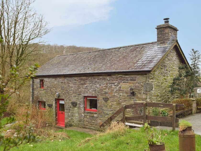 Exterior | Ty Tarw - Cwmiar Holiday Cottages, Llanllwni