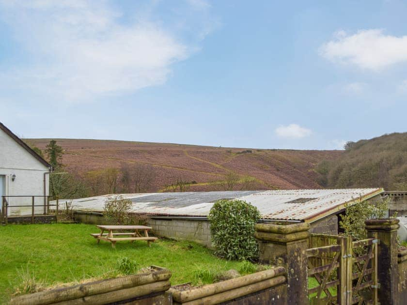 Exterior | Ty Tarw - Cwmiar Holiday Cottages, Llanllwni