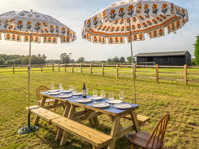Outdoor eating area | The Lake House, Tattingstone, near Ipswich