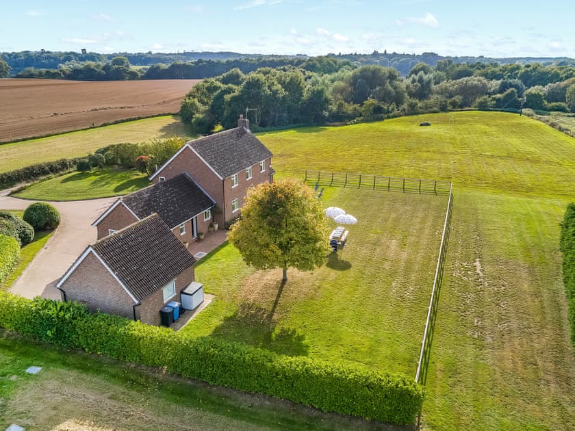 Setting | The Lake House, Tattingstone, near Ipswich