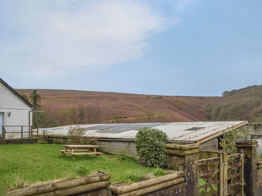 Exterior | Ty Ceffylau - Cwmiar Holiday Cottages, Llanllwni