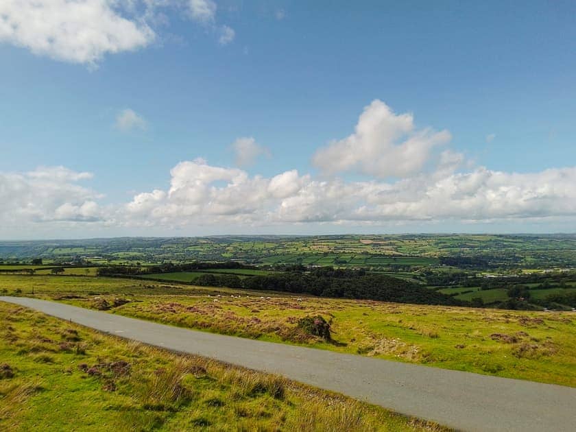 Exterior | Y Beudy - Cwmiar Holiday Cottages, Llanllwni