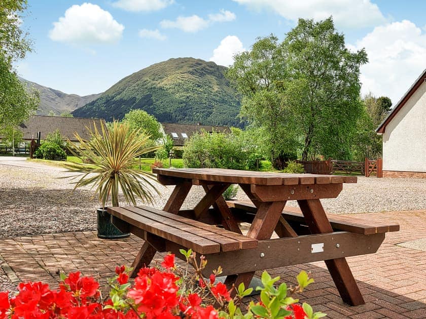 Sitting-out-area | Roe Deer Cottage, North Ballachulish, near Glencoe