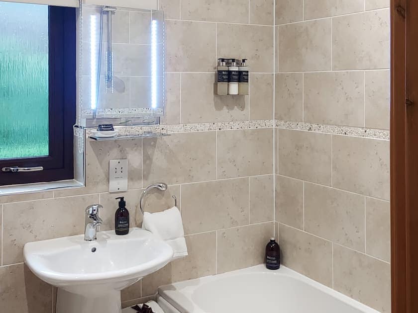 Bathroom | Roe Deer Cottage, North Ballachulish, near Glencoe