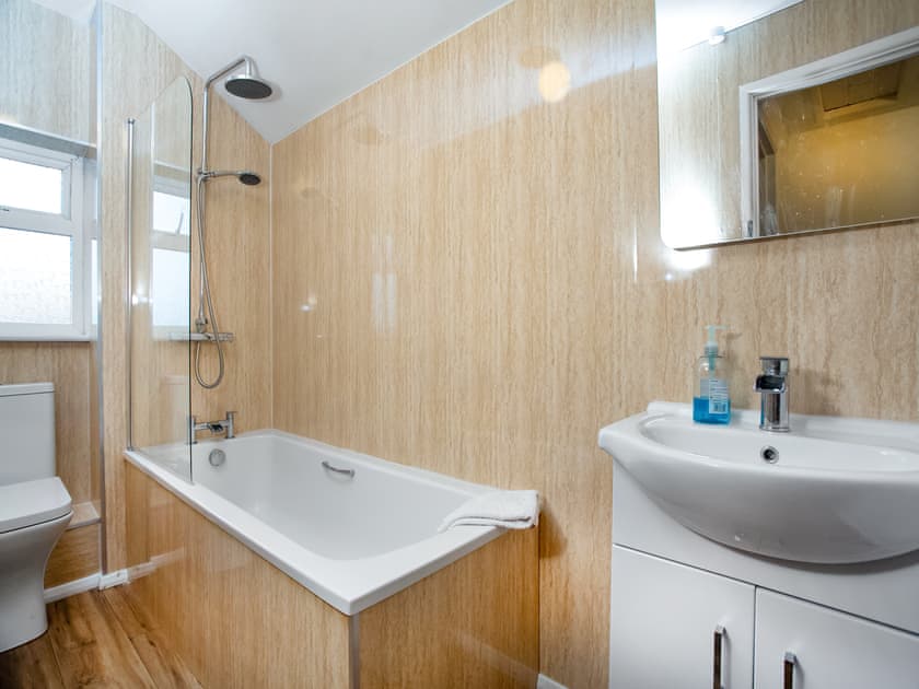 Bathroom | Carneggo, St Dennis, near St Austell