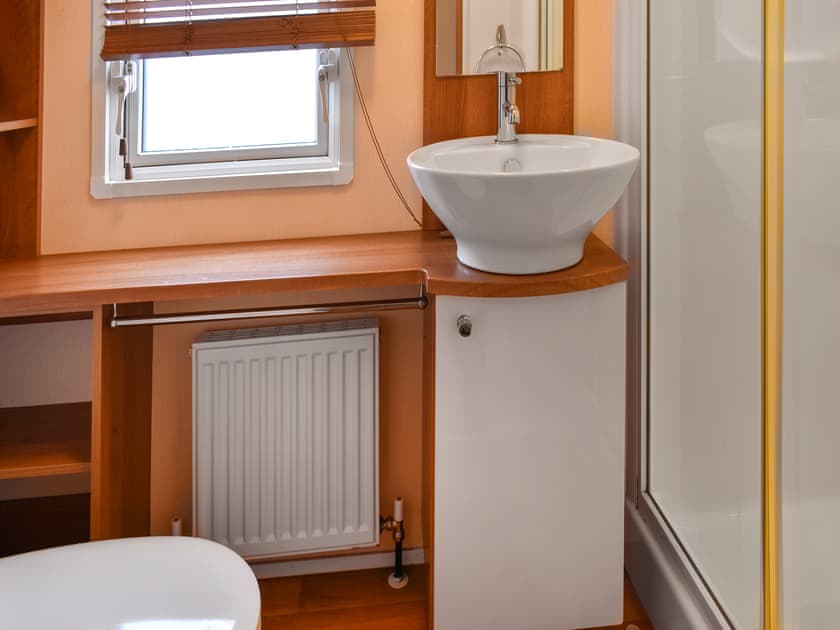 Bathroom | Inglenook Lodge, Lamplugh