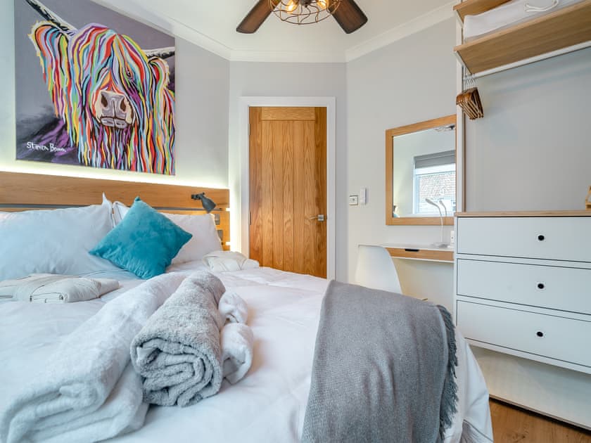 Double bedroom | Merriman Lodge, Glastonbury