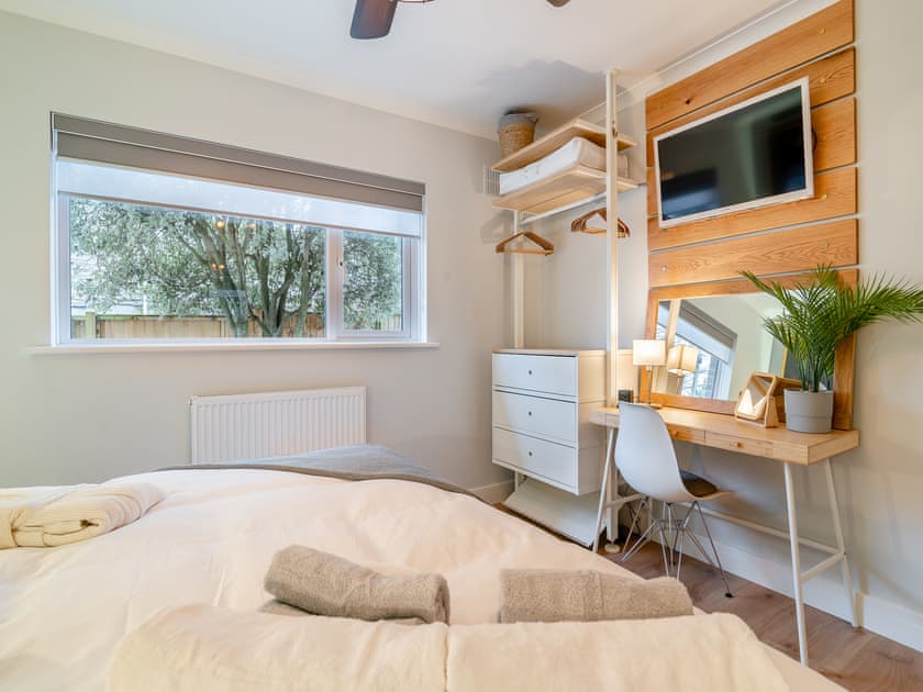 Double bedroom | Merriman Lodge, Glastonbury