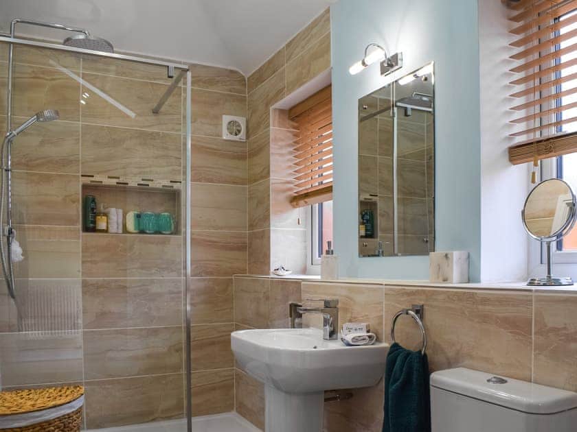 Bathroom | The Squirrels, Malvern
