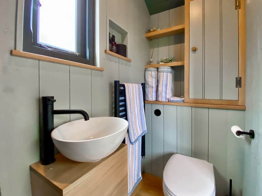 Bathroom | Litet Hem, Collingbourne Ducis, Marlborough