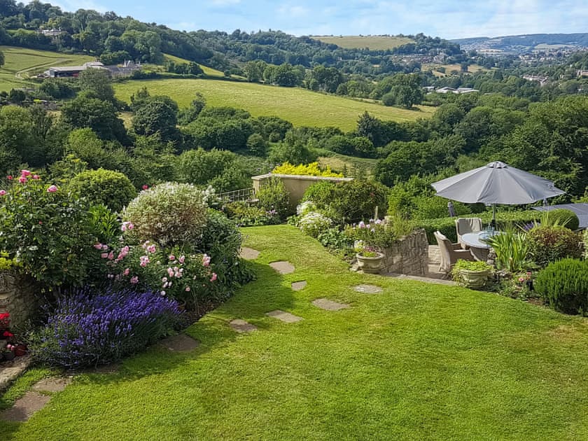 Garden | Hillcrest Cottage, Stroud