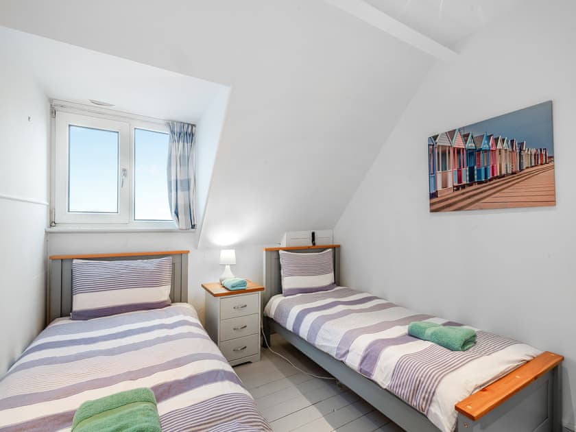 Twin bedroom | Manderley, Sheringham