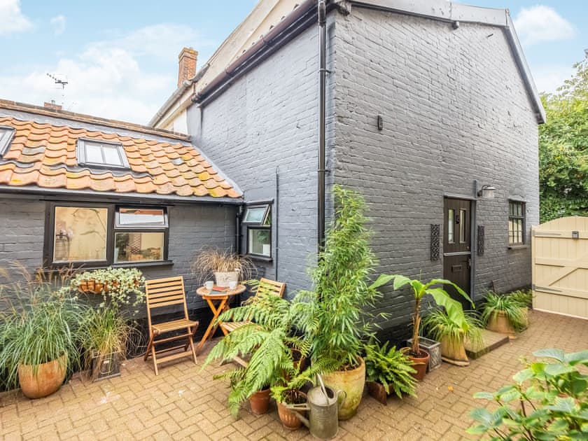 Sitting-out-area | Number Four, Framlingham, near Saxmundham