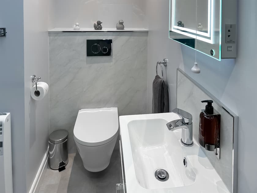 Bathroom | Cleet’s Retreat, Seahouses