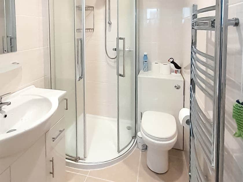 Shower room | Point Break, Westward Ho!, near Bideford