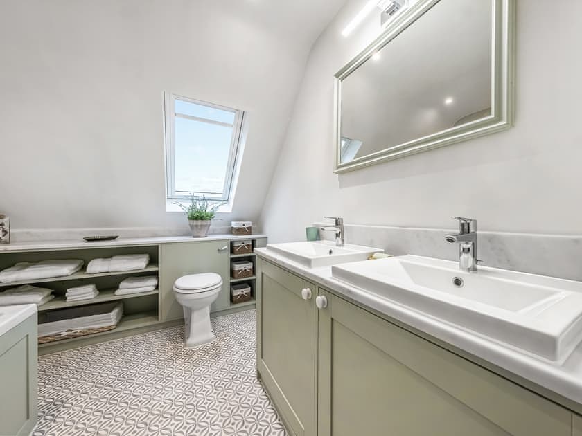 Bathroom | Yew Tree Barn, Higham