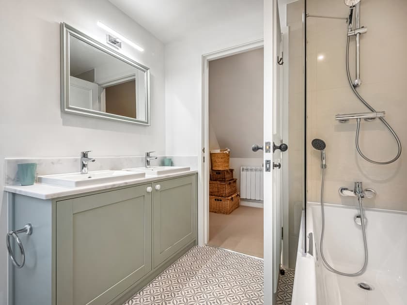 Bathroom | Yew Tree Barn, Higham