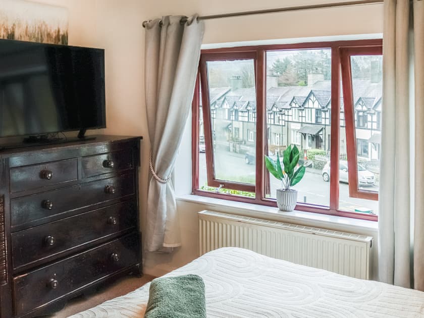 Double bedroom | Maes Derlwyn, Llanberis, near Caernarfon