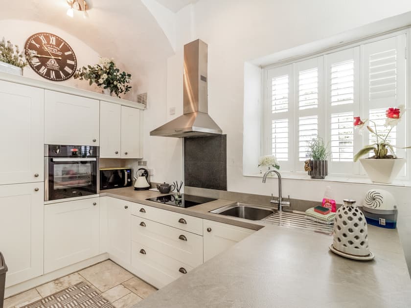 Kitchen | Llwynhelig House - Llwynhelig Holidays, Llwynhelig