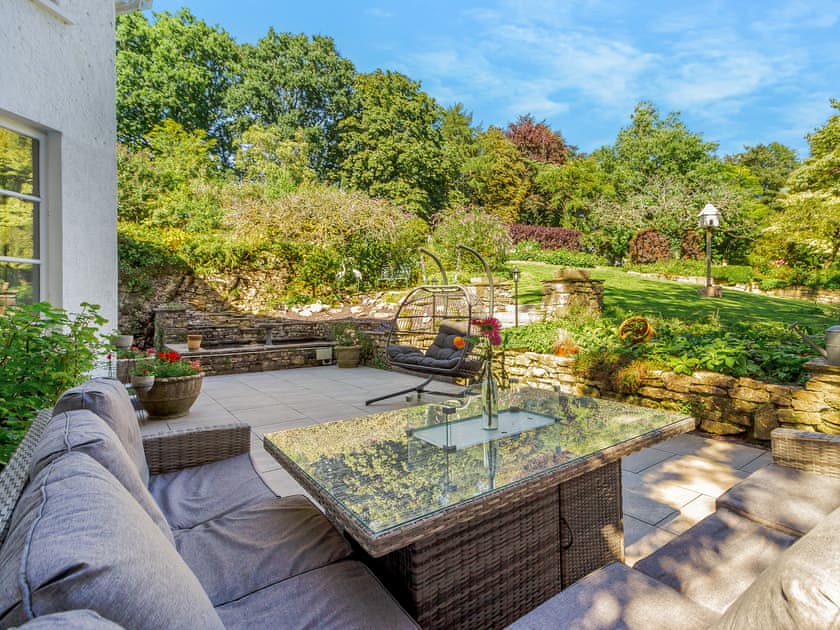 Sitting-out-area | Llwynhelig House - Llwynhelig Holidays, Llwynhelig