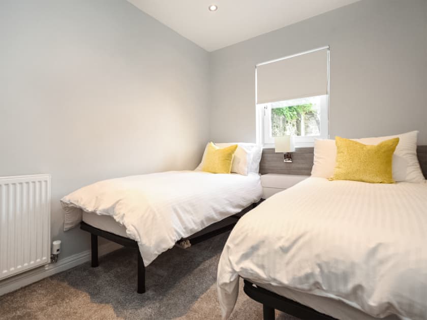 Twin bedroom | The White House, Callander