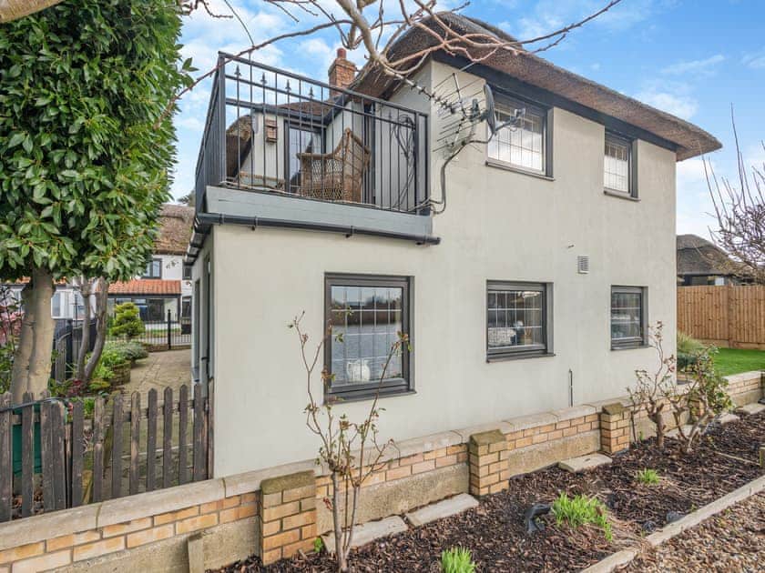 Exterior | Ship Cottage - Rose and Ship Cottage, Reedham