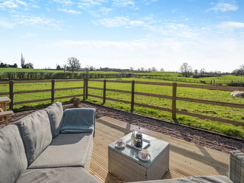 Sitting-out-area | Bank House Barn, Audlem
