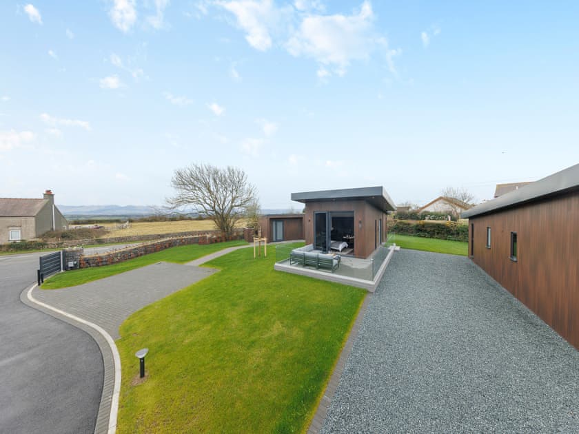 Exterior | Lodge One - Ty Llwyd, Llangefni