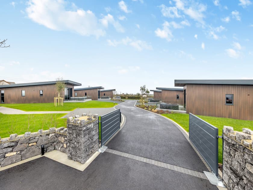 Exterior | Lodge Six - Ty Llwyd, Llangefni