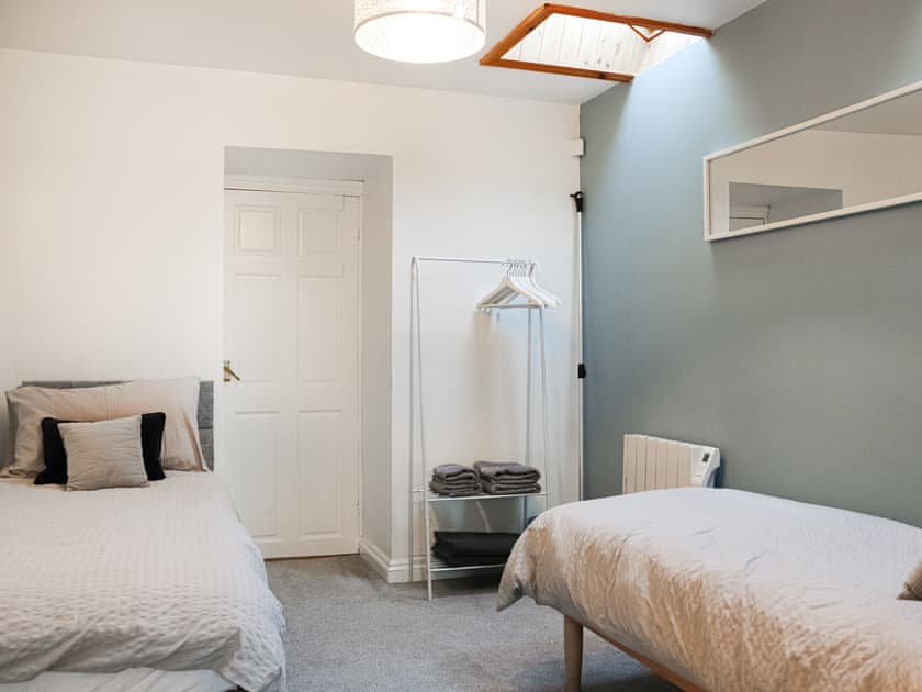 Twin bedroom | Mynydd A Mor, Mountains and Sea, Trefor, near Caernarfon