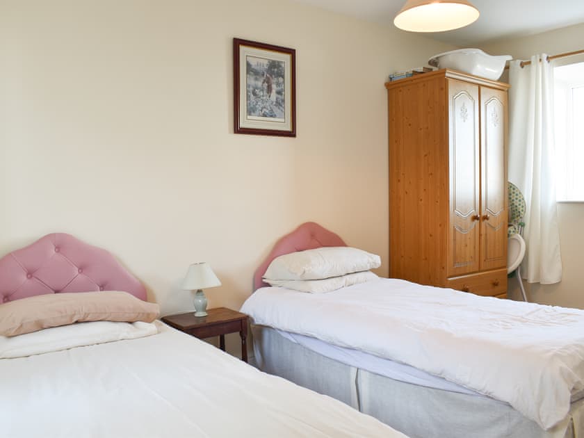Twin bedroom | Lindisfarne Cottage - Adderstone Farm, Belford