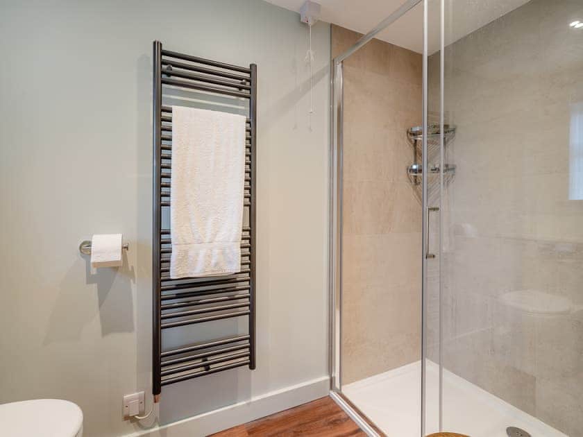 Ensuite shower room | Steppe Haugh, Hawes