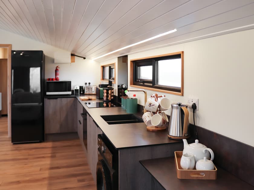 Open plan living space | Aberdaron Retreat- Gwdihw - Aberdaron Retreat, Aberdaron