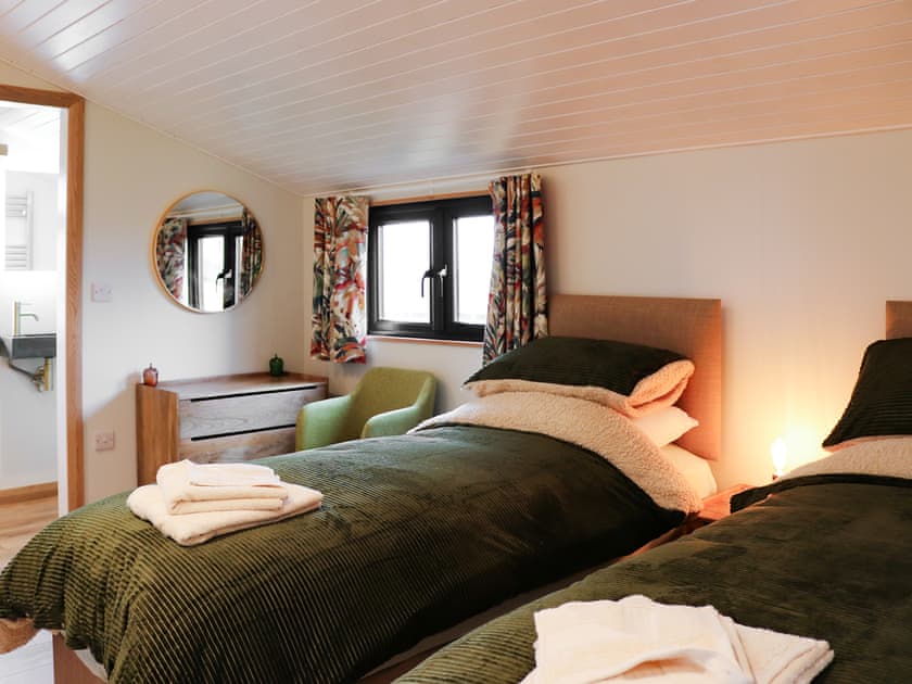 Twin bedroom | Aberdaron Retreat- Gwdihw - Aberdaron Retreat, Aberdaron