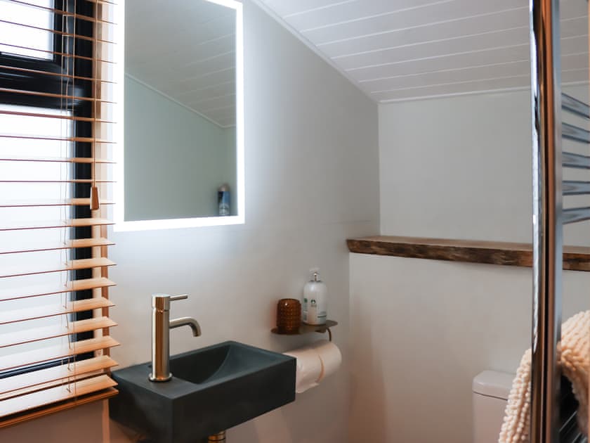 Bathroom | Aberdaron Retreat- Gwdihw - Aberdaron Retreat, Aberdaron