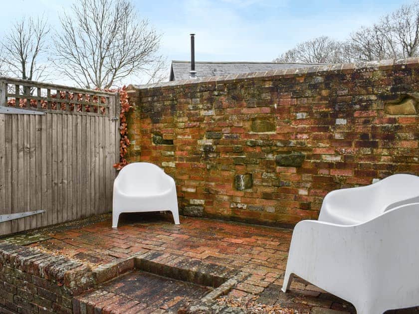 Outdoor area | Old Chimneys Cottage - Lewes Retreats, Plumpton Green, near Lewes