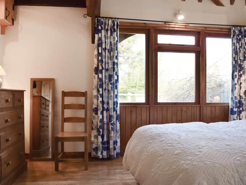 Double bedroom | Meadowbrook Farm - Byre Cottage - Meadowbrook Farm Cottages, Moreton, near Thame