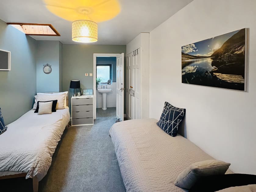 Twin bedroom | Mynydd A Mor, Mountains and Sea, Trefor, near Caernarfon