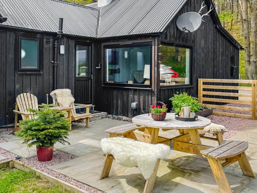 Sitting-out-area | Stag’s Hide, Aviemore