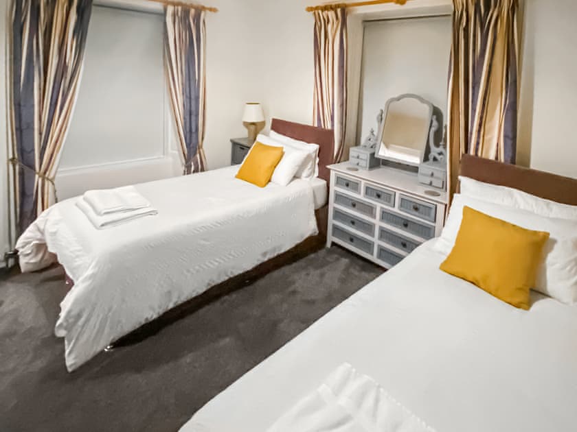 Twin bedroom | Elizabeth Lodge, Alford
