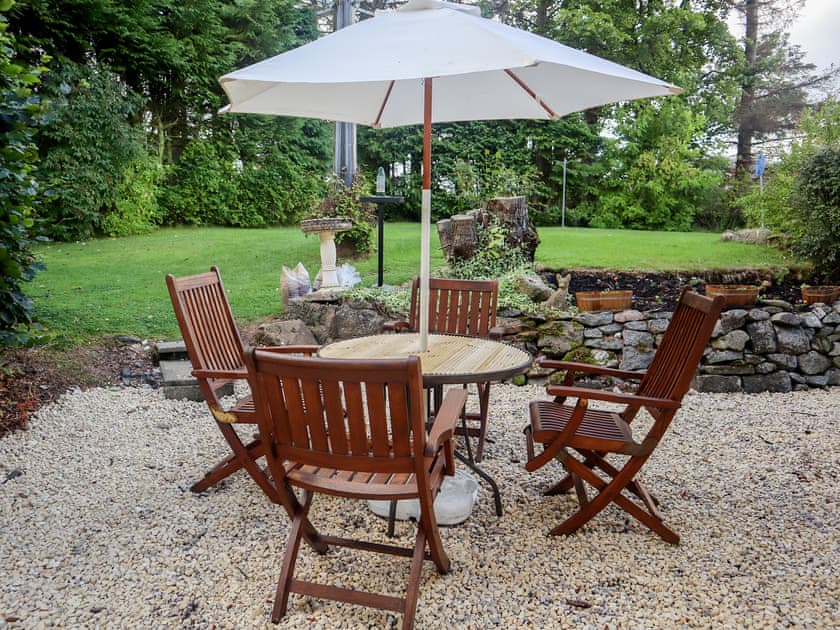 Sitting-out-area | Elizabeth Lodge, Alford