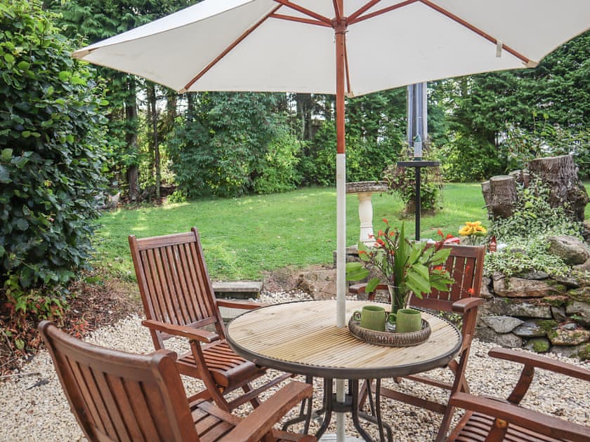 Sitting-out-area | Elizabeth Lodge, Alford