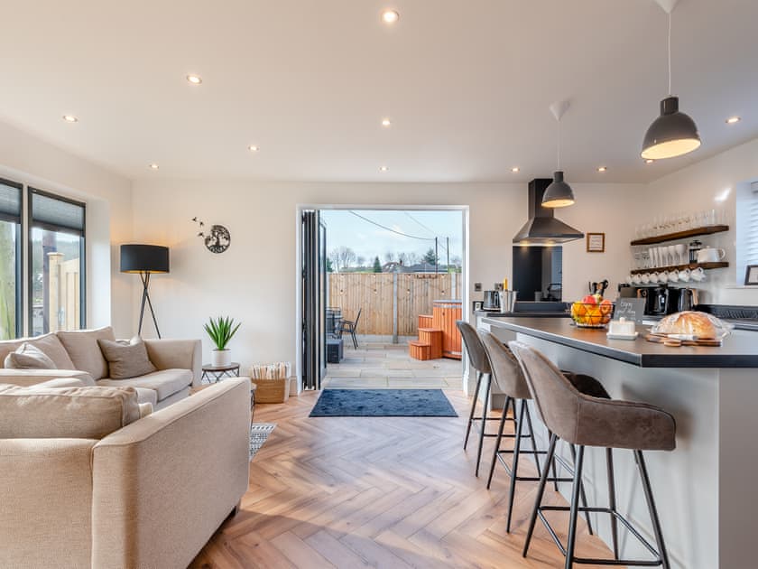 Open plan living space | Cedar Lodge, Pleasley Vale, near Mansfield