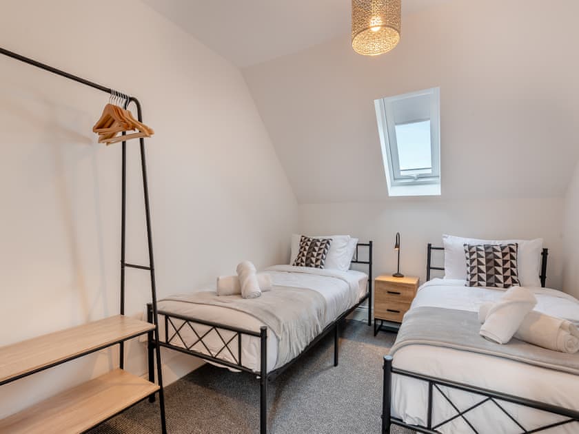 Twin bedroom | Cedar Lodge, Pleasley Vale, near Mansfield